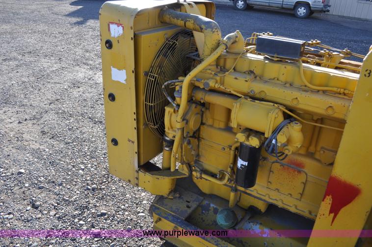 image for item F2111 Caterpillar SR4 generator