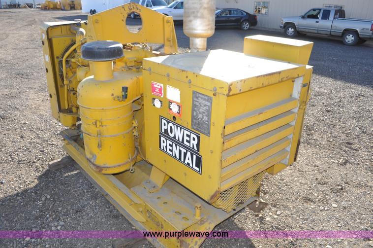 image for item F2111 Caterpillar SR4 generator