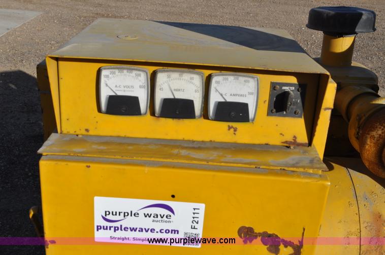 image for item F2111 Caterpillar SR4 generator