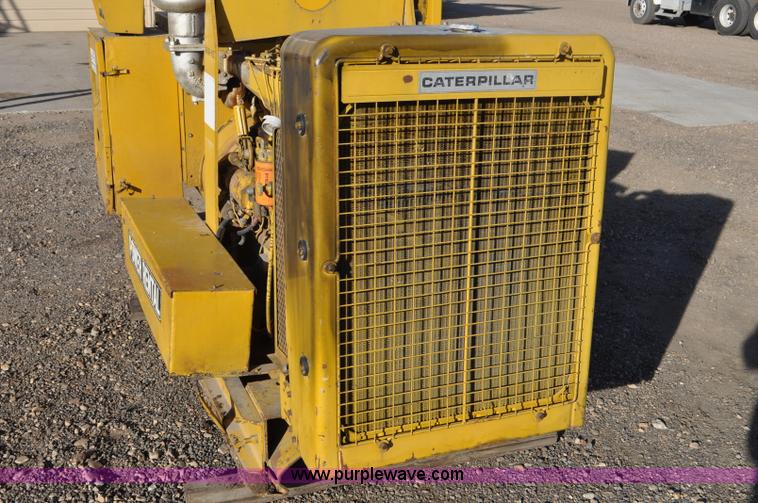 image for item F2111 Caterpillar SR4 generator