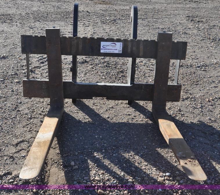 image for item F2112 Caterpillar quick connect forks