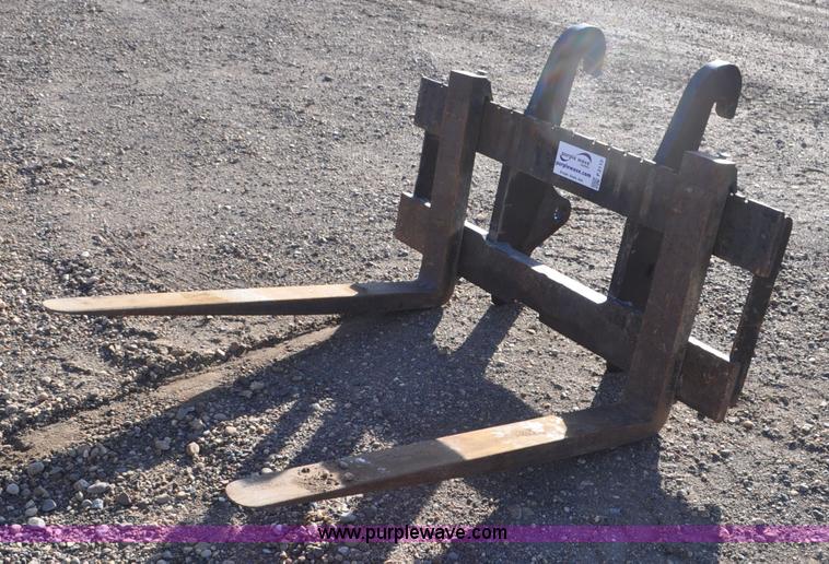 image for item F2112 Caterpillar quick connect forks