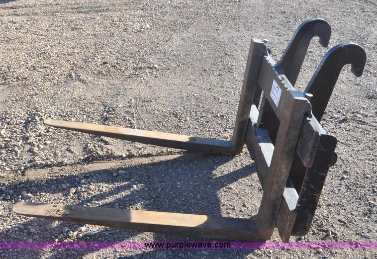 image for item F2112 Caterpillar quick connect forks