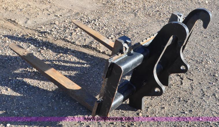 image for item F2112 Caterpillar quick connect forks