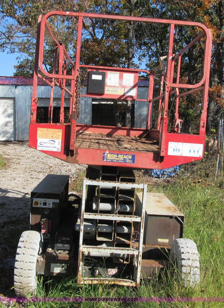 image for item G6507 1999 Mec 3068ES scissor lift