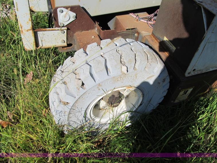 image for item G6507 1999 Mec 3068ES scissor lift