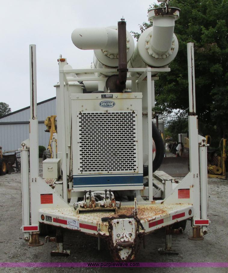 image for item G9092 1999 Vector 07019 vacuum trailer