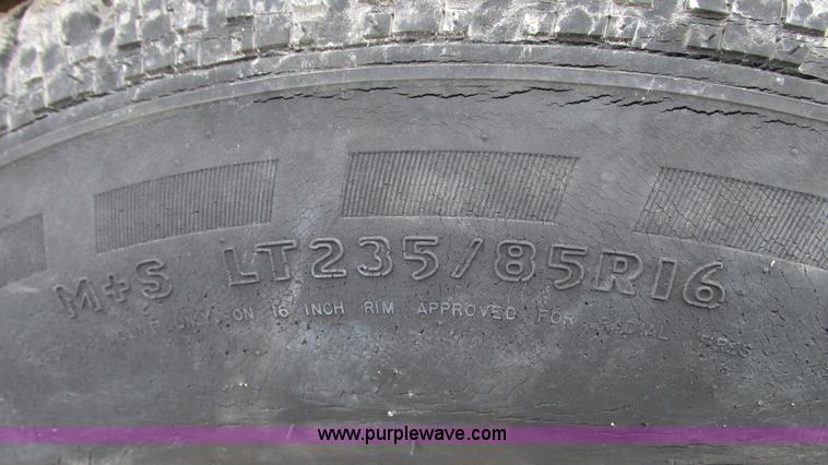 image for item G9092 1999 Vector 07019 vacuum trailer