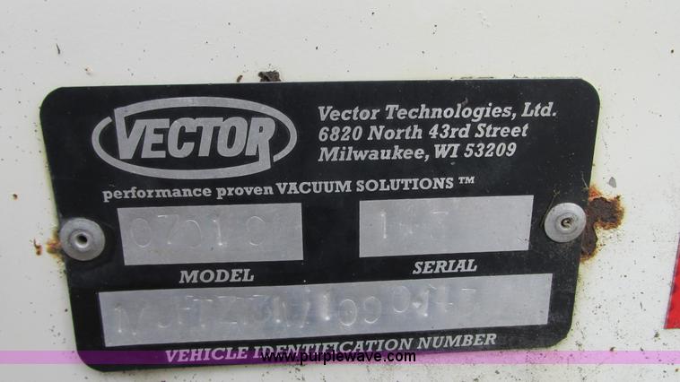 image for item G9092 1999 Vector 07019 vacuum trailer