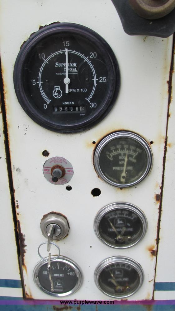 image for item G9092 1999 Vector 07019 vacuum trailer