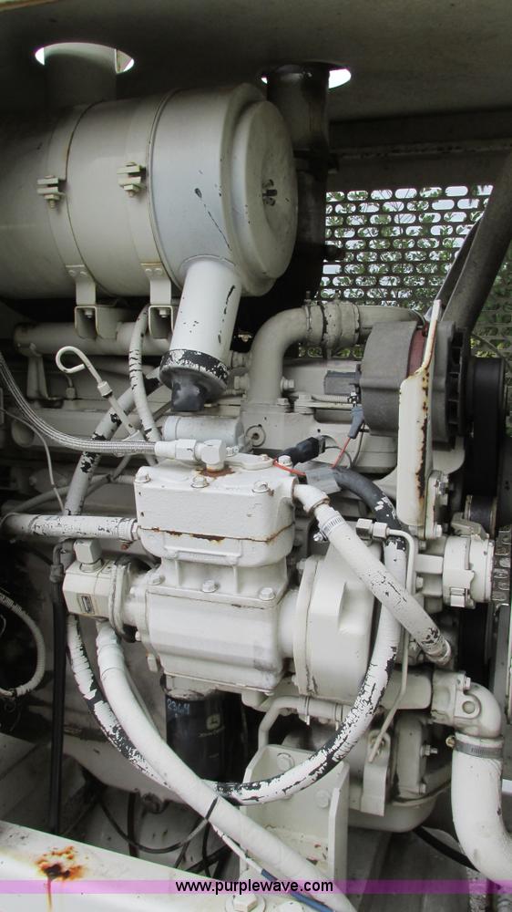 image for item G9092 1999 Vector 07019 vacuum trailer