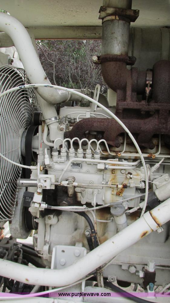 image for item G9092 1999 Vector 07019 vacuum trailer