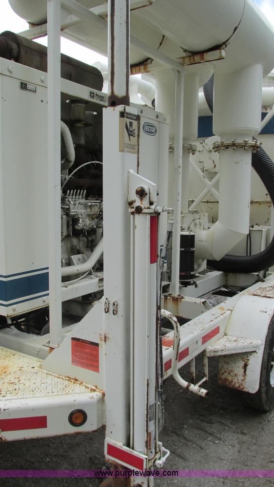 image for item G9092 1999 Vector 07019 vacuum trailer