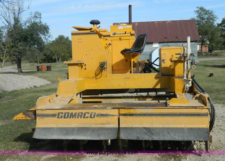 image for item H2377 1994 Gomaco GT6000-90 curb machine