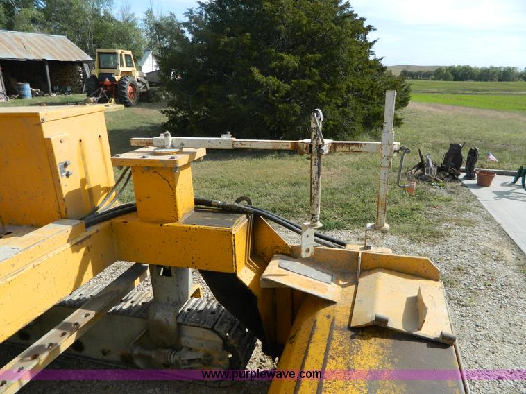 image for item H2377 1994 Gomaco GT6000-90 curb machine