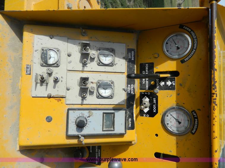 image for item H2377 1994 Gomaco GT6000-90 curb machine