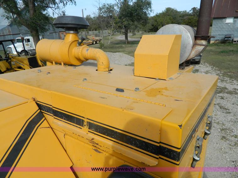 image for item H2377 1994 Gomaco GT6000-90 curb machine