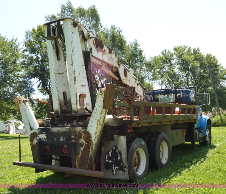image for item H2871 1993 International 4900 crane truck