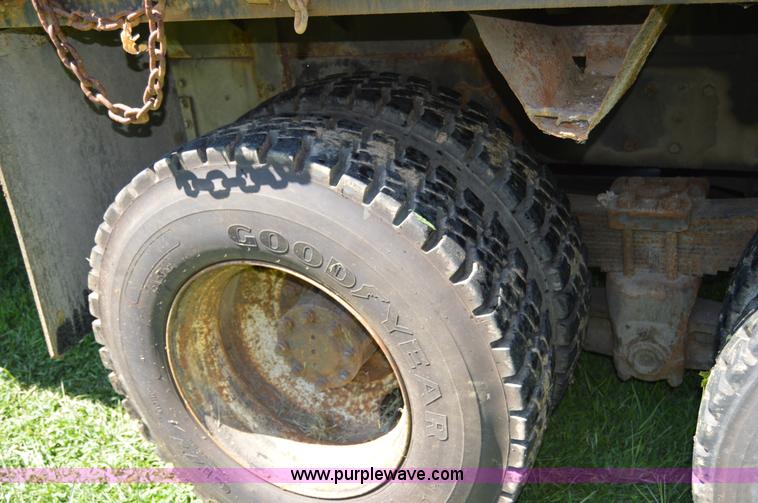 image for item H2871 1993 International 4900 crane truck