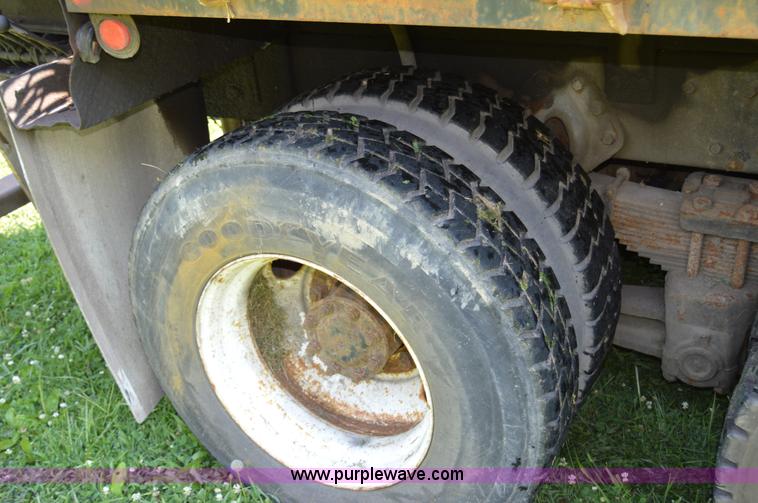 image for item H2871 1993 International 4900 crane truck