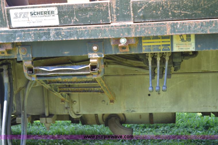 image for item H2871 1993 International 4900 crane truck