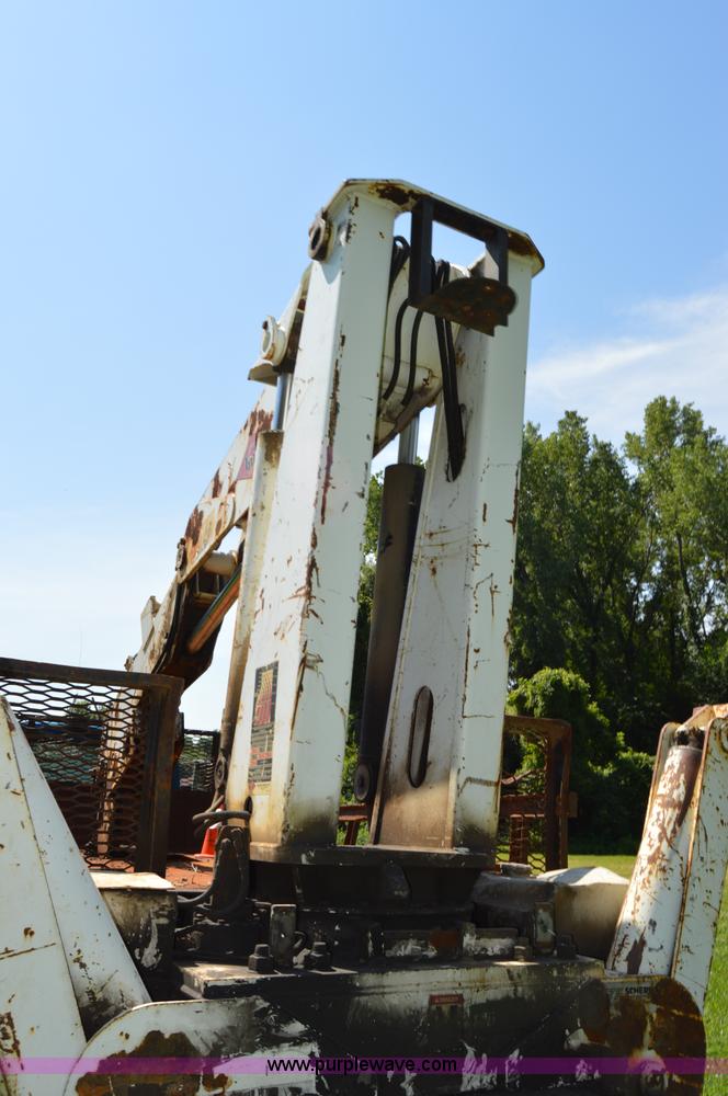 image for item H2871 1993 International 4900 crane truck