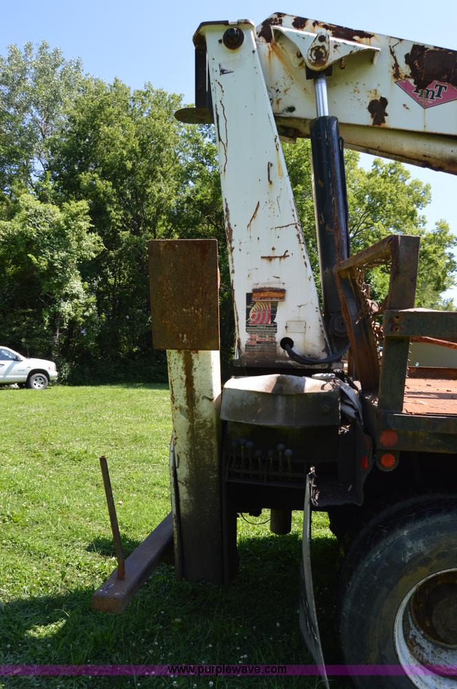 image for item H2871 1993 International 4900 crane truck