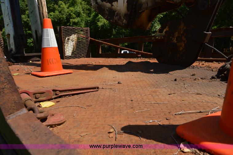 image for item H2871 1993 International 4900 crane truck