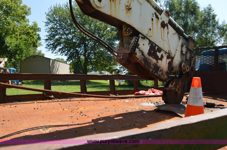 image for item H2871 1993 International 4900 crane truck