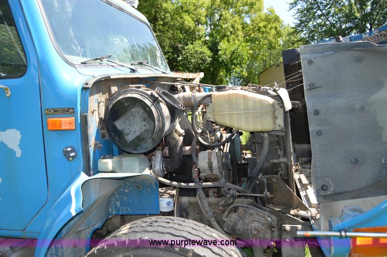 image for item H2871 1993 International 4900 crane truck