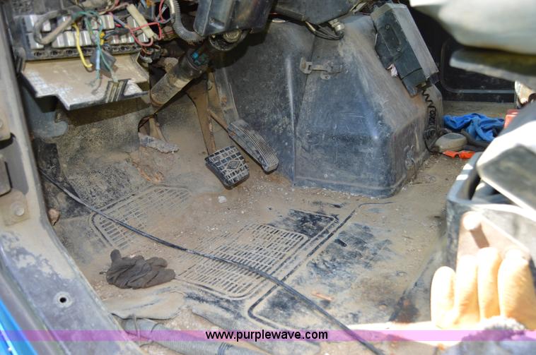 image for item H2871 1993 International 4900 crane truck