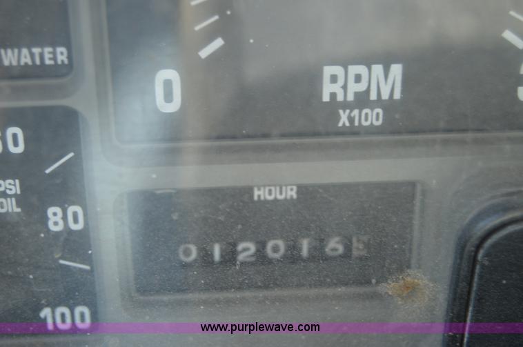 image for item H2871 1993 International 4900 crane truck