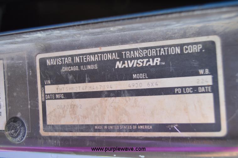 image for item H2871 1993 International 4900 crane truck