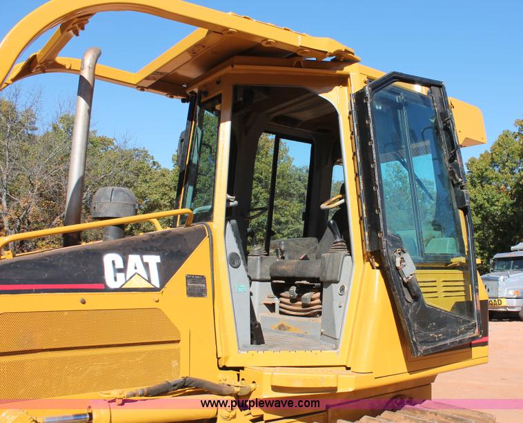 image for item H5538 2003 Caterpillar D5G XL dozer