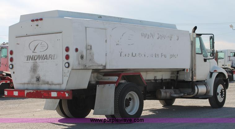image for item H5540 2007 International DuraStar 4400 fuel truck