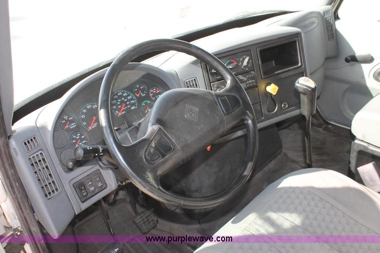 image for item H5540 2007 International DuraStar 4400 fuel truck