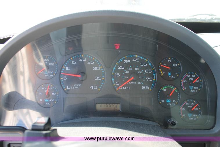 image for item H5540 2007 International DuraStar 4400 fuel truck