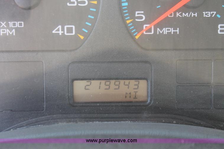 image for item H5540 2007 International DuraStar 4400 fuel truck