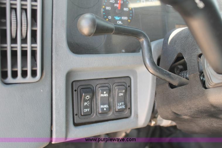 image for item H5540 2007 International DuraStar 4400 fuel truck