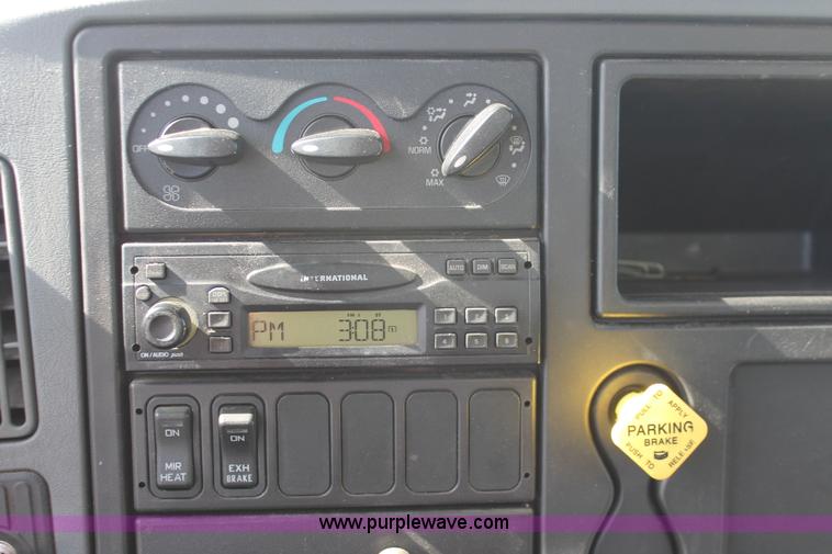 image for item H5540 2007 International DuraStar 4400 fuel truck