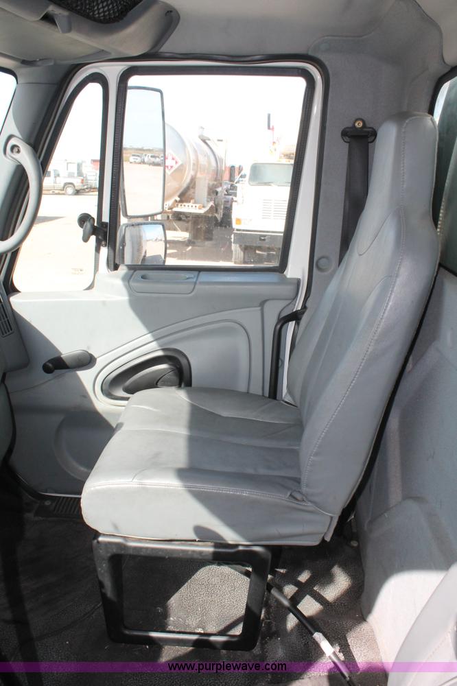 image for item H5540 2007 International DuraStar 4400 fuel truck