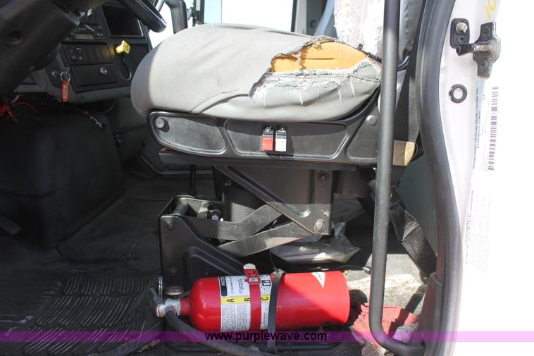 image for item H5540 2007 International DuraStar 4400 fuel truck