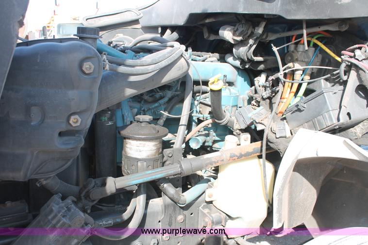 image for item H5540 2007 International DuraStar 4400 fuel truck