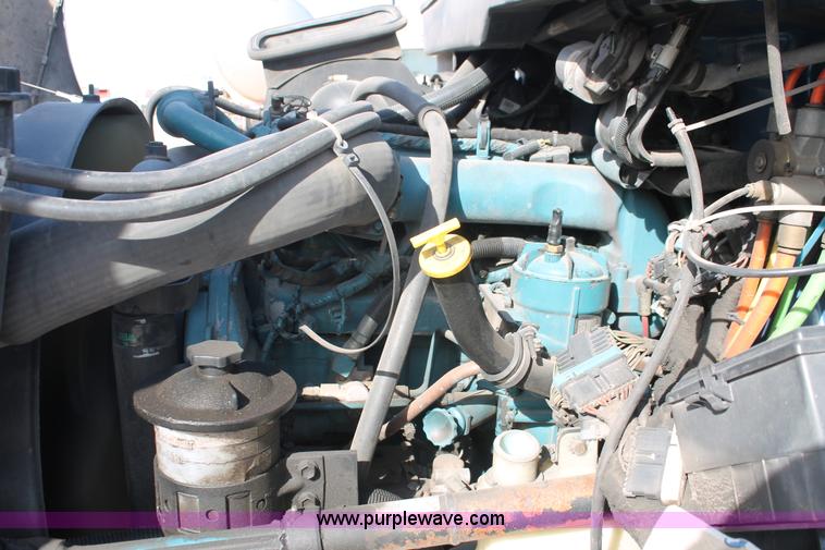 image for item H5540 2007 International DuraStar 4400 fuel truck