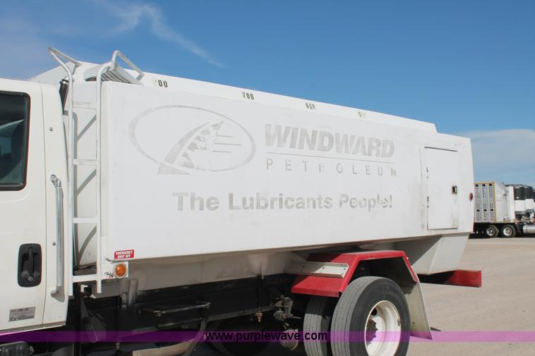 image for item H5540 2007 International DuraStar 4400 fuel truck