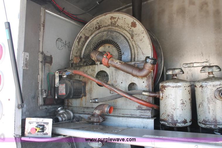 image for item H5540 2007 International DuraStar 4400 fuel truck