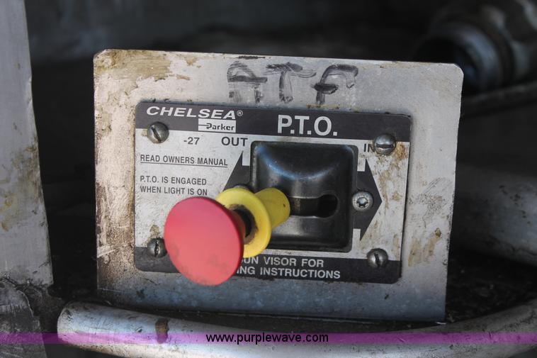 image for item H5540 2007 International DuraStar 4400 fuel truck