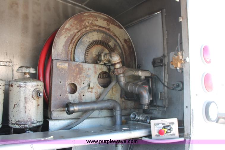 image for item H5540 2007 International DuraStar 4400 fuel truck