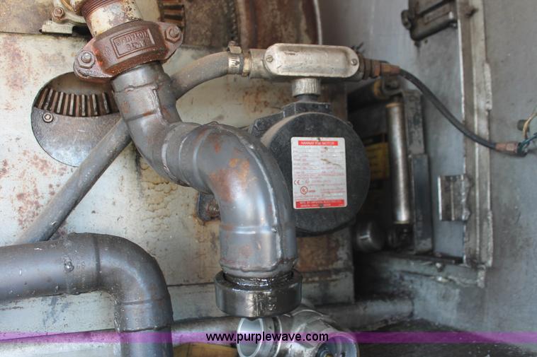 image for item H5540 2007 International DuraStar 4400 fuel truck