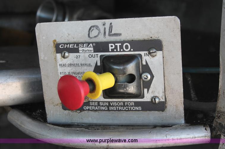 image for item H5540 2007 International DuraStar 4400 fuel truck